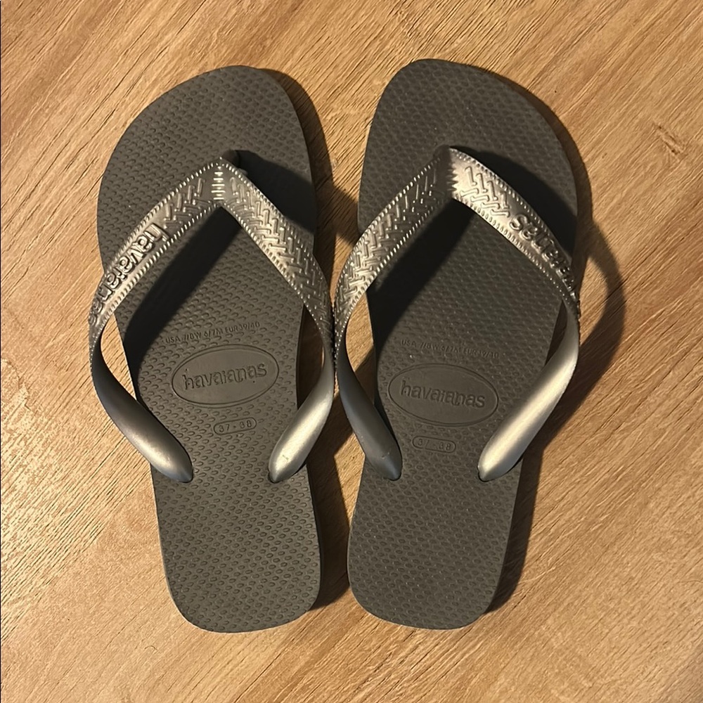 Havaianas Metallic Silver Flip Flops
